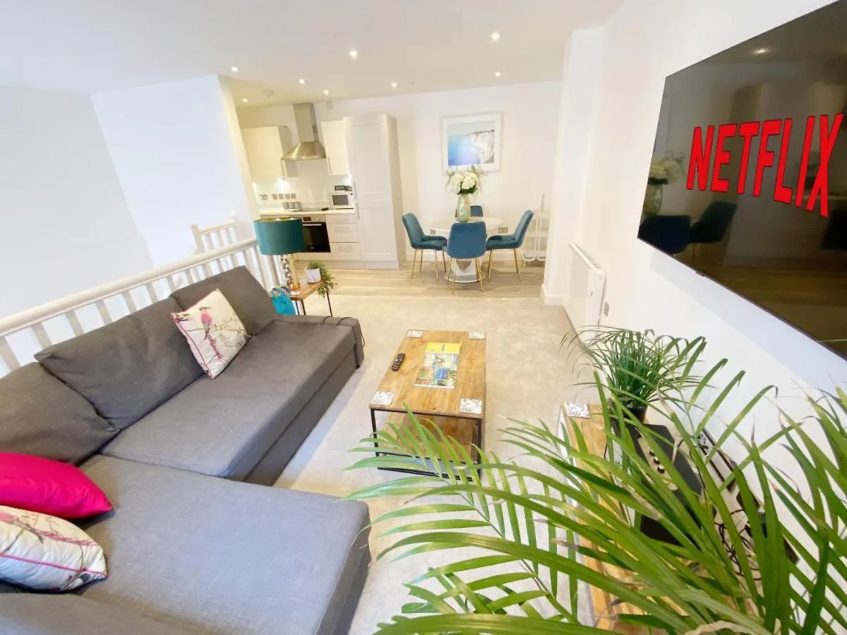 The Seaside Maisonette. Free Parking/Close To Town Bournemouth