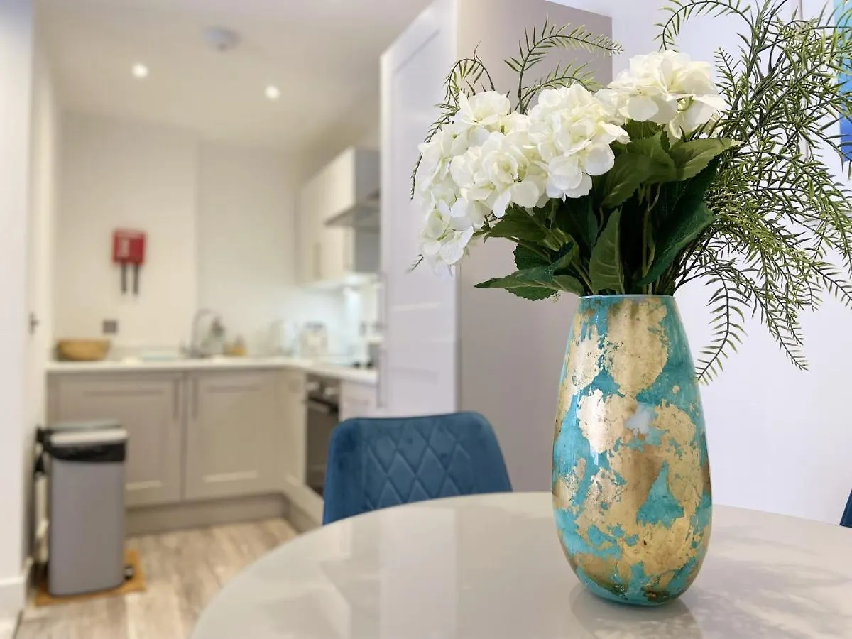 The Seaside Maisonette. Free Parking/Close To Town Bournemouth 0*,  United Kingdom