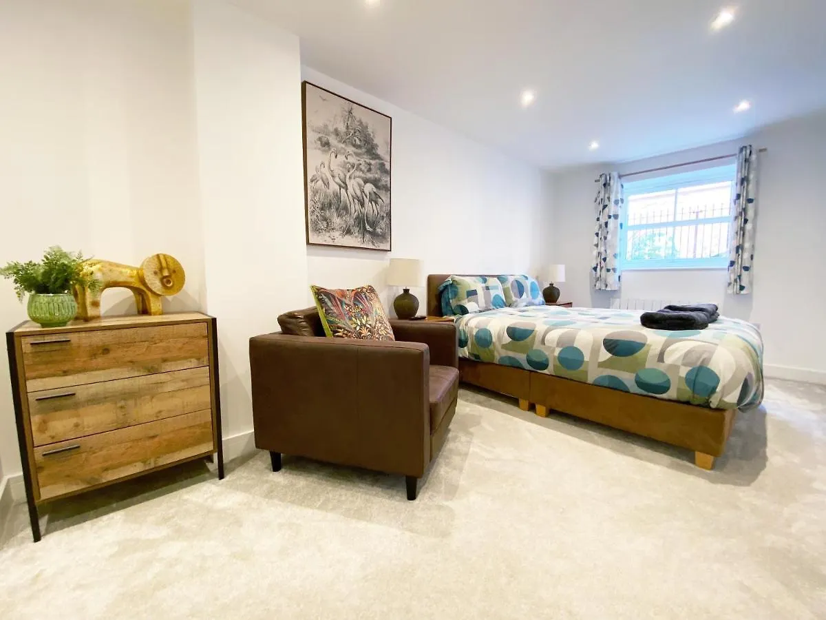 The Seaside Maisonette. Free Parking/Close To Town Bournemouth 0*,  United Kingdom